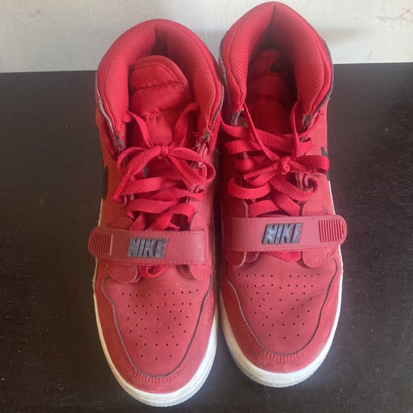 Nike Jordan 6.5Y Red High Top - Picture 2 of 6